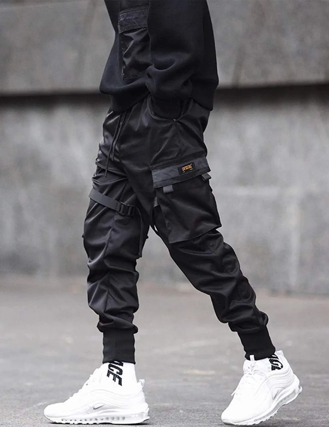 PAODIKUAI Men Techwear Matte Black Jogger Pants Relaxed Fit Streetwear Pants with Multiple Pockets