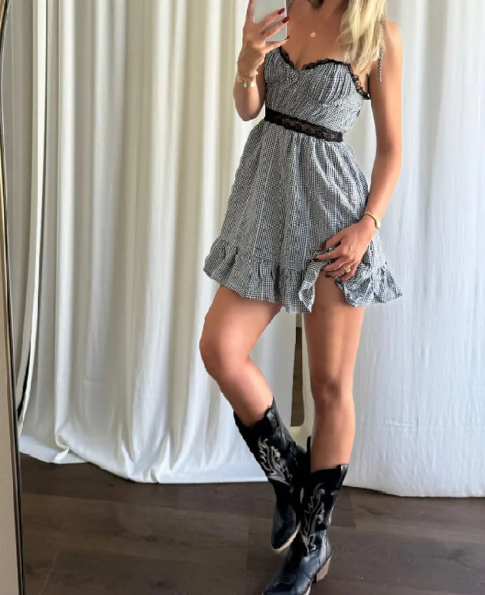 Women Y2k Plaid Cami Dress Spaghetti Strap Backless Gingham Mini Dress Cute Lace Patchwork Short Babydoll Dress