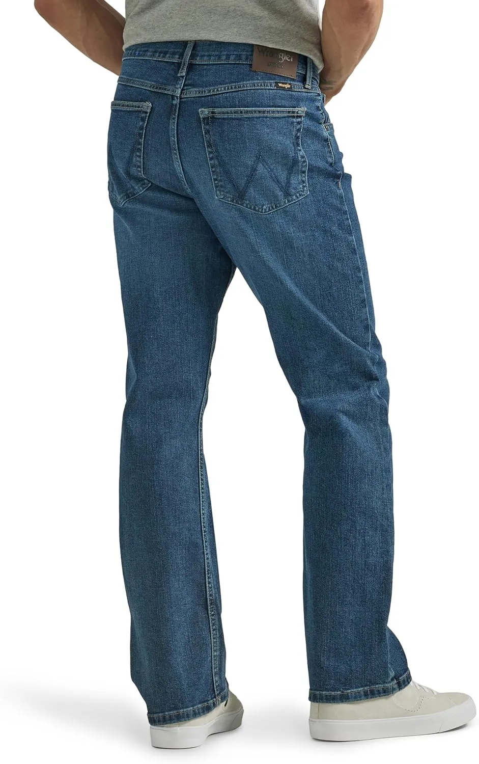 Wrangler Men's Free to Stretch Relaxed Fit Bootcut Jean